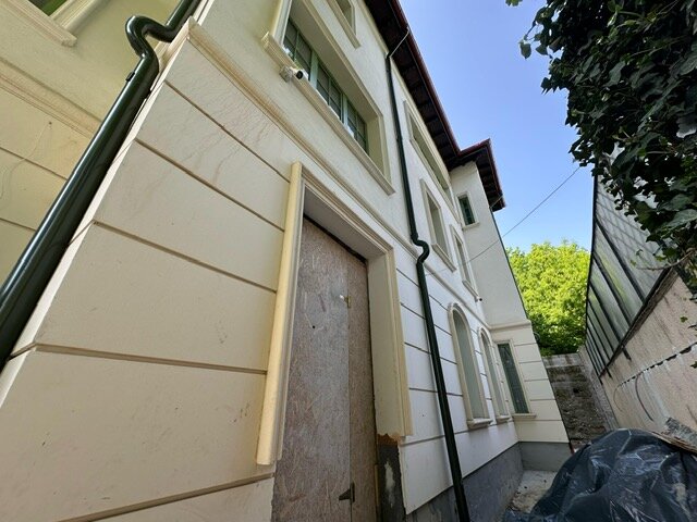 Carol vizavi Parc zona discreta superba 2 min. Parc Casa uluitor de cocheta