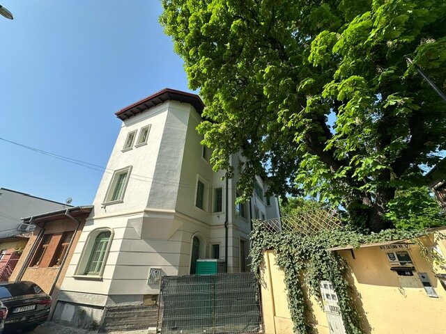 Carol vizavi Parc zona discreta superba 2 min. Parc Casa uluitor de cocheta